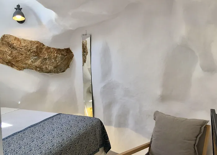 Timedrops Santorini Emporio (Santorini)